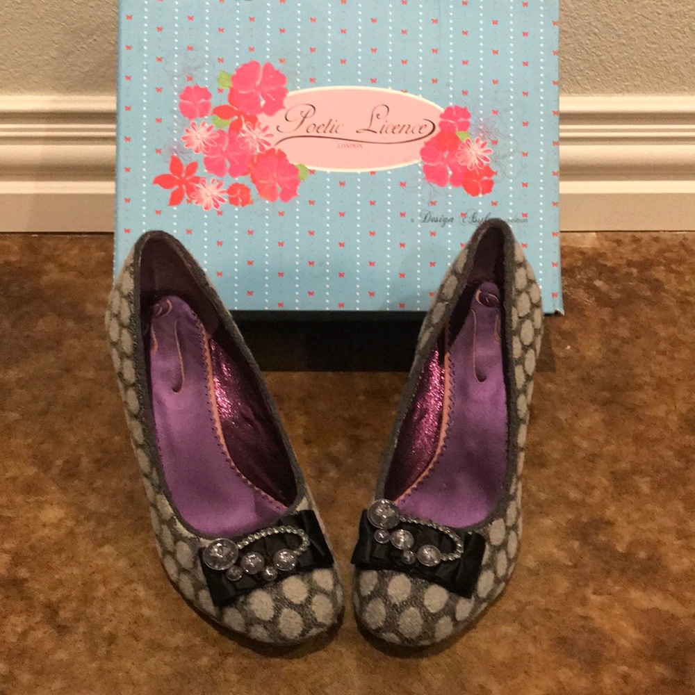 Gray heels